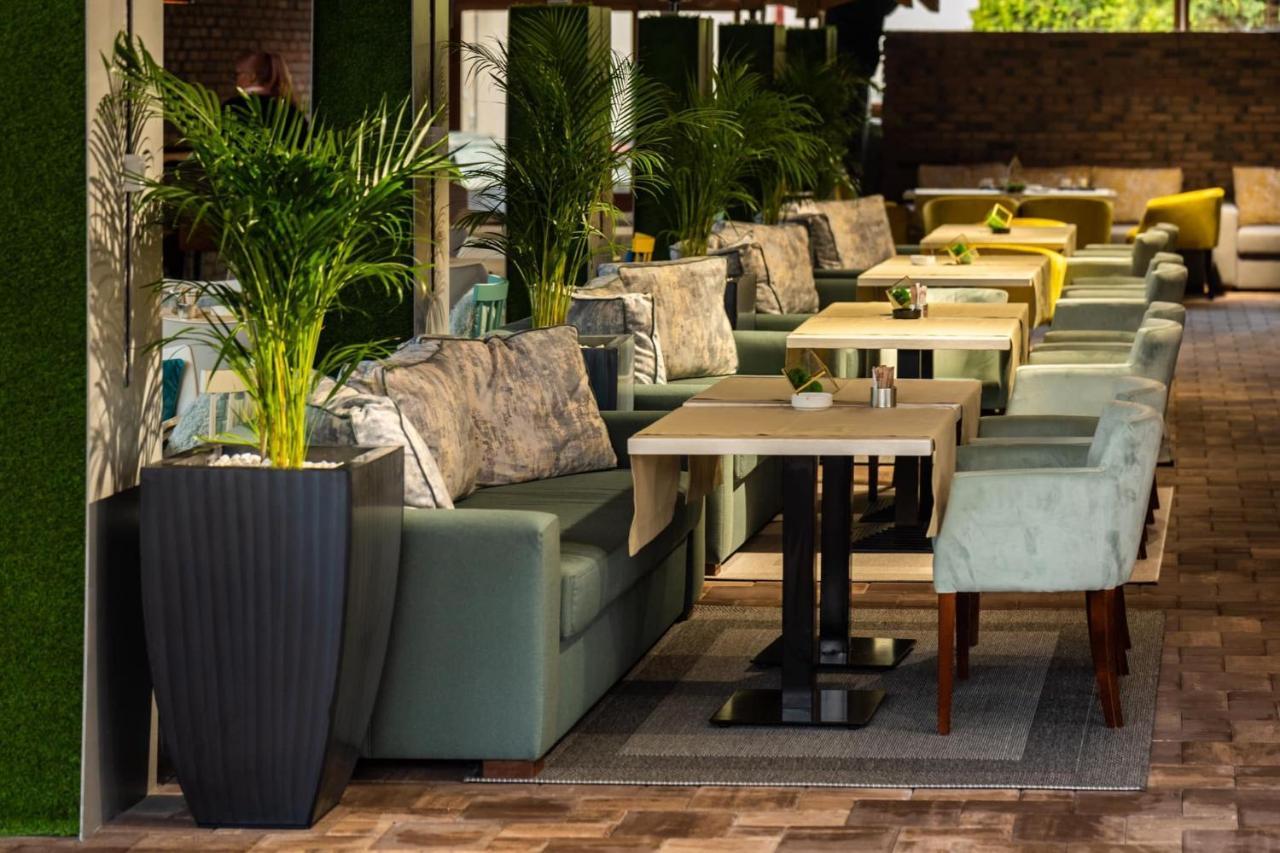 Hotel Brilliant Meses 잘러우 외부 사진