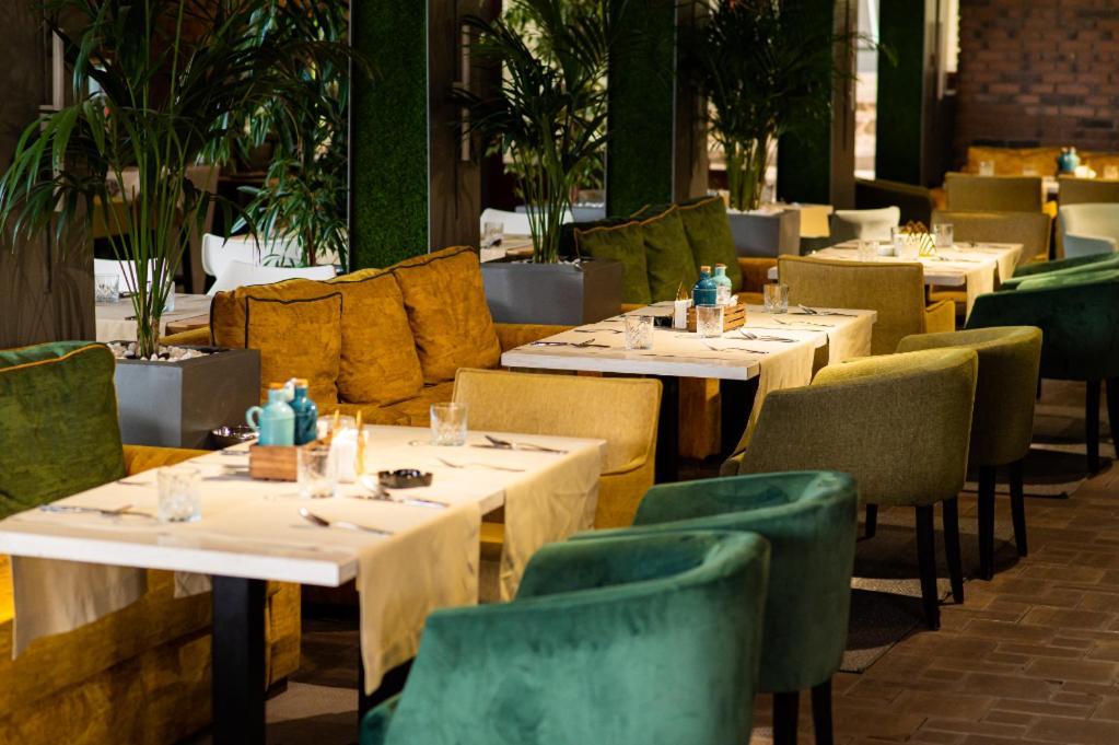 Hotel Brilliant Meses 잘러우 외부 사진