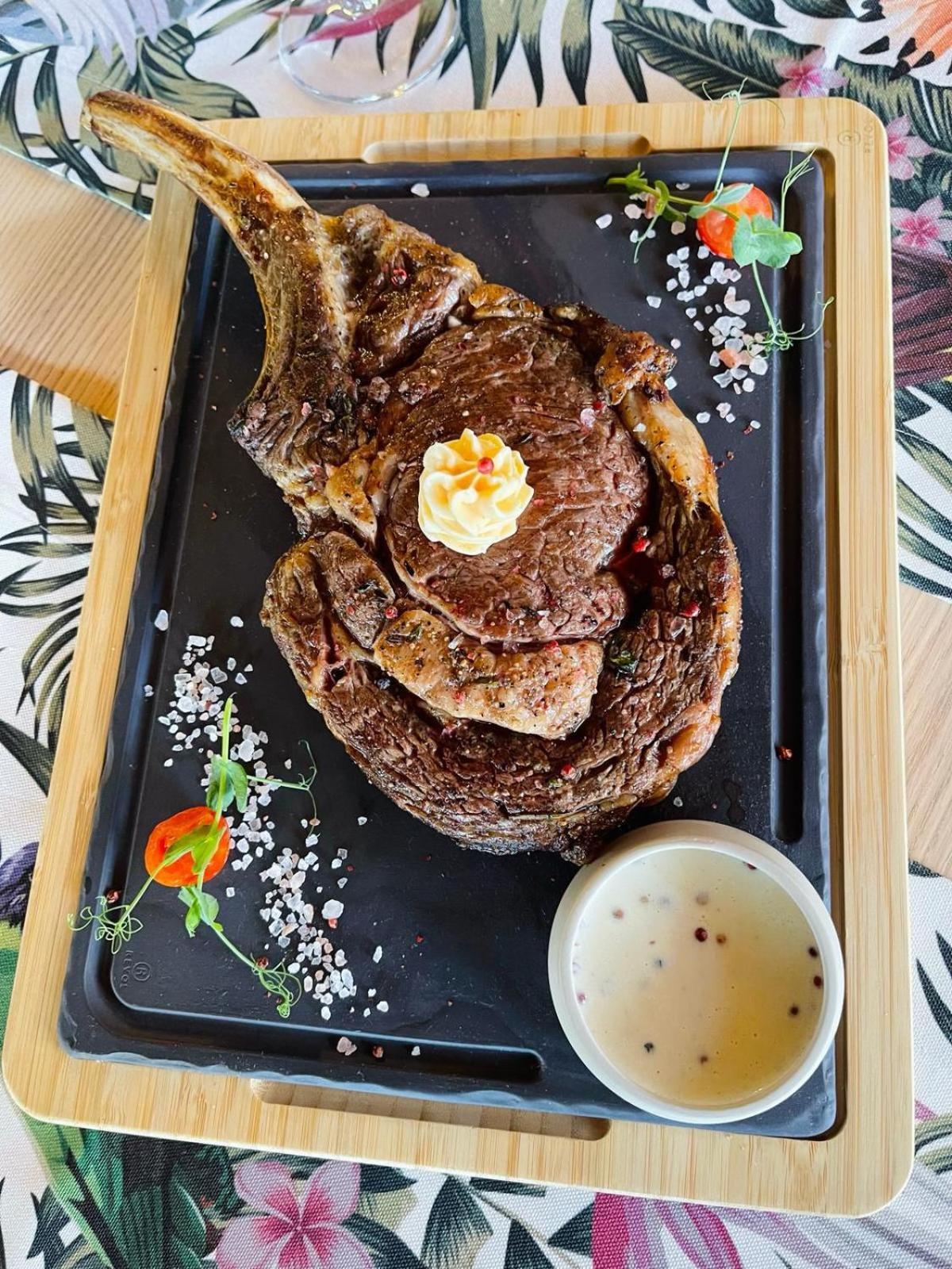 Hotel Brilliant Meses 잘러우 외부 사진