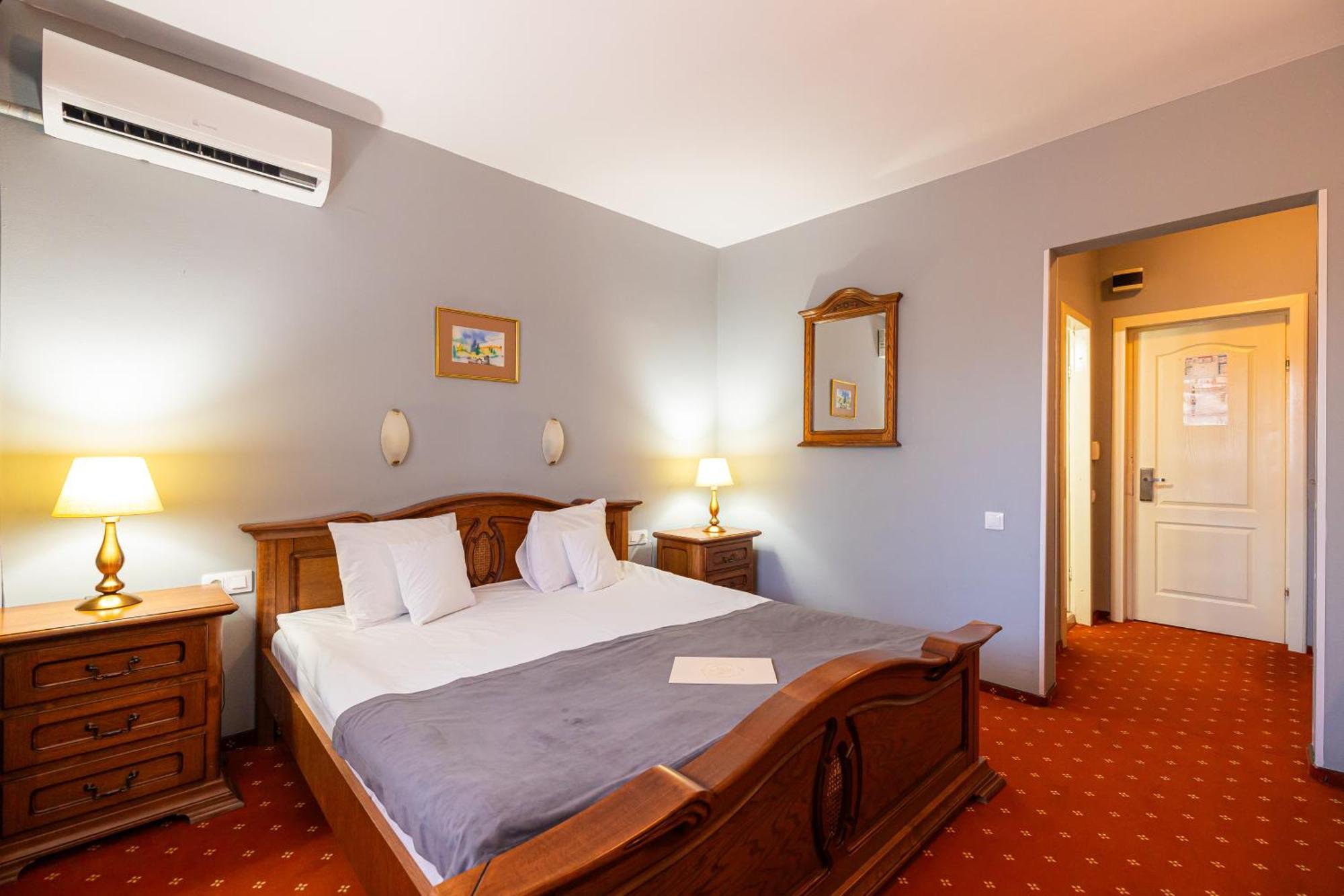 Hotel Brilliant Meses 잘러우 외부 사진