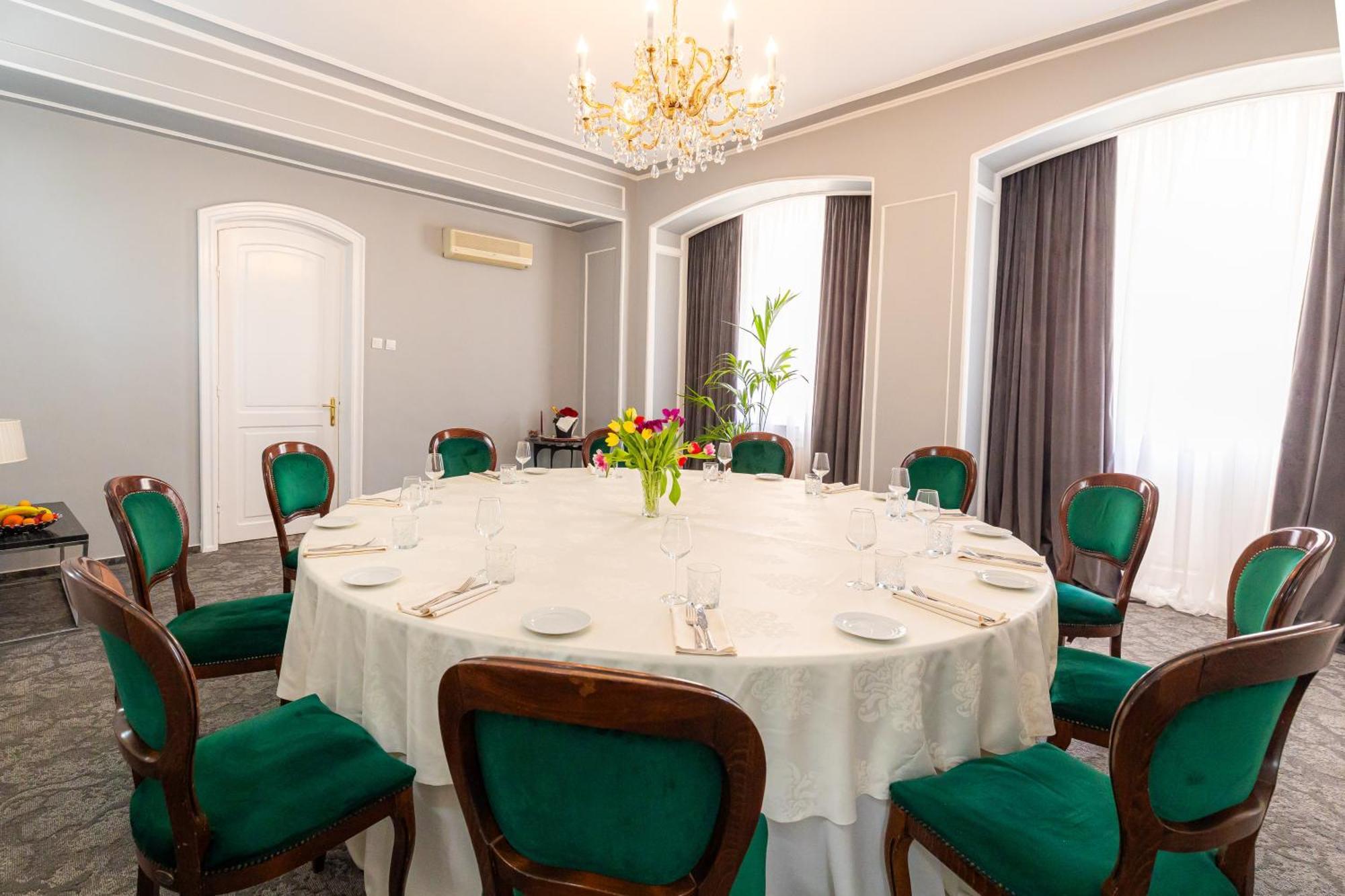 Hotel Brilliant Meses 잘러우 외부 사진