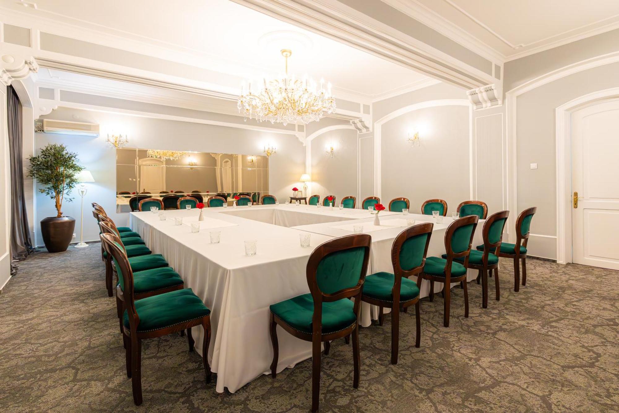 Hotel Brilliant Meses 잘러우 외부 사진