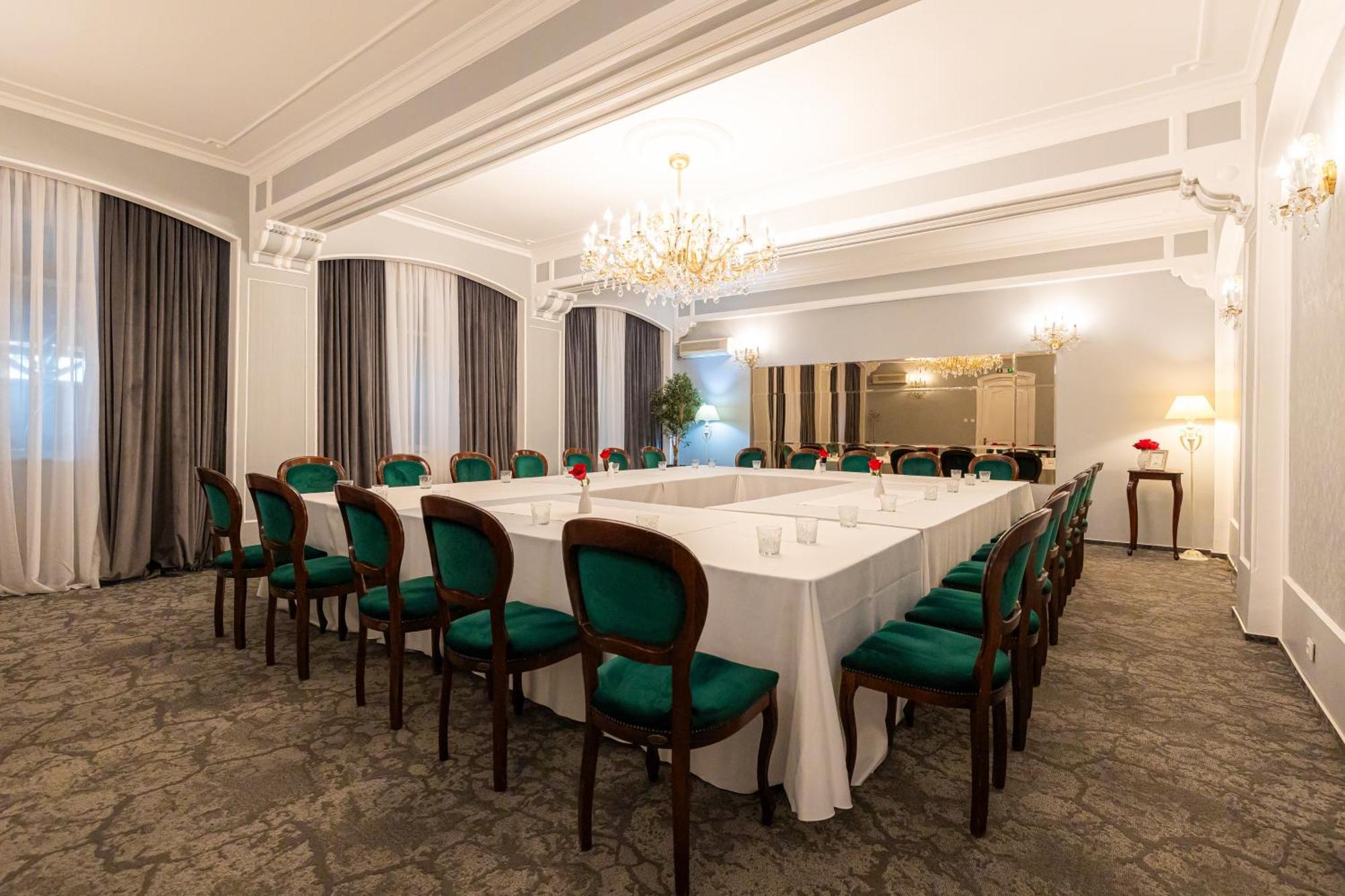 Hotel Brilliant Meses 잘러우 외부 사진