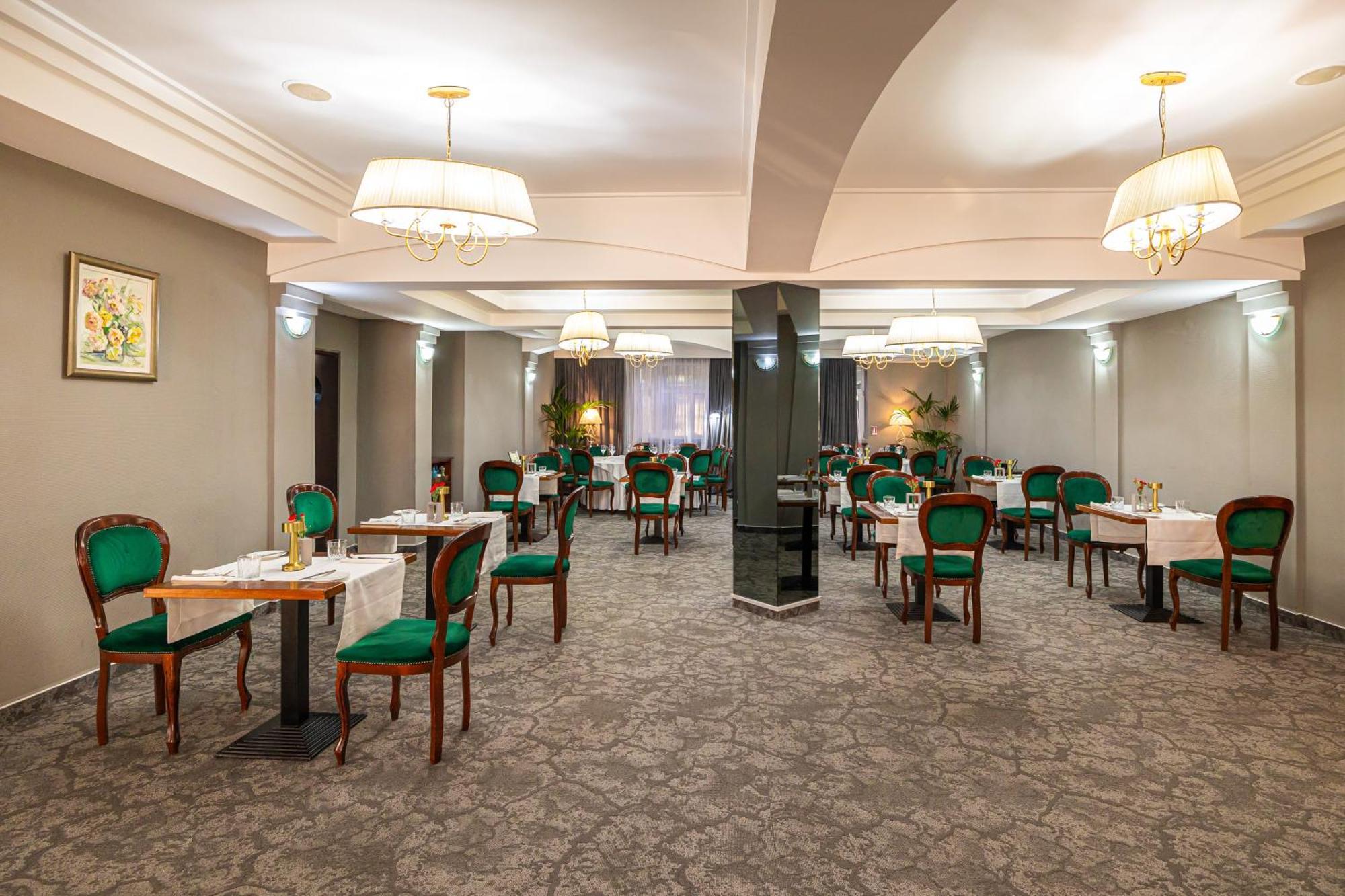 Hotel Brilliant Meses 잘러우 외부 사진