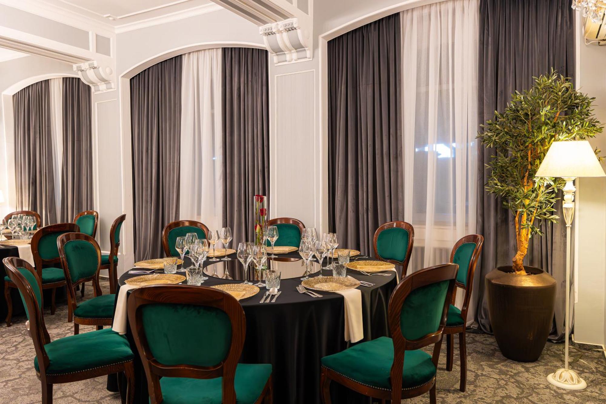 Hotel Brilliant Meses 잘러우 외부 사진