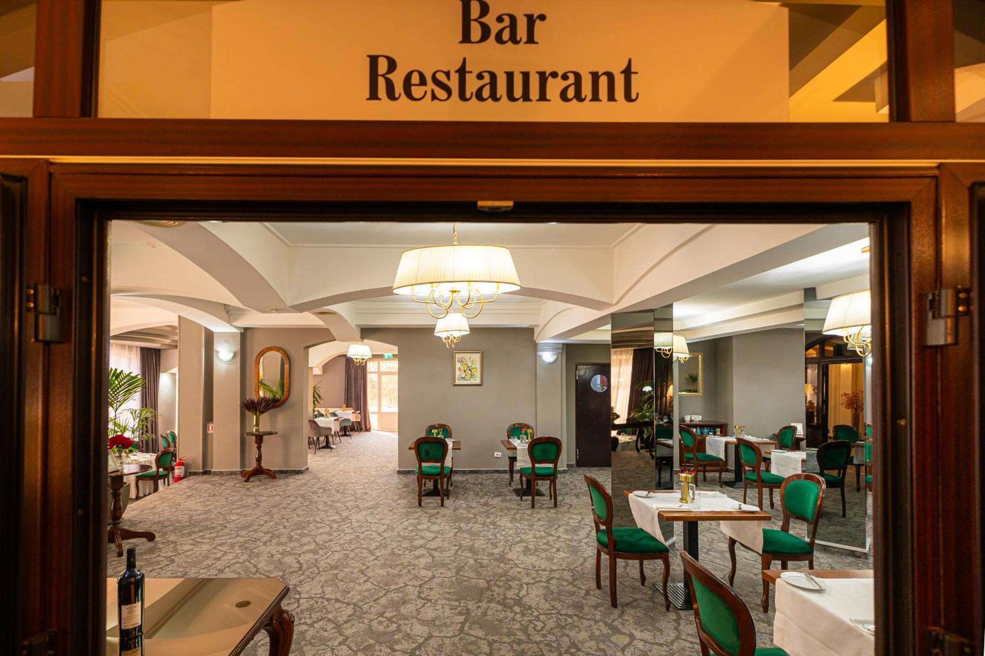 Hotel Brilliant Meses 잘러우 외부 사진