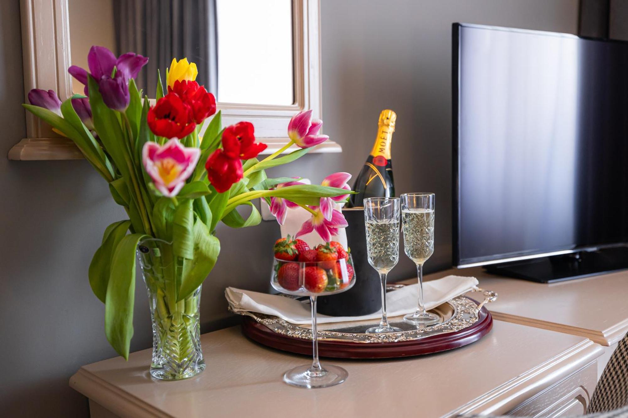 Hotel Brilliant Meses 잘러우 외부 사진