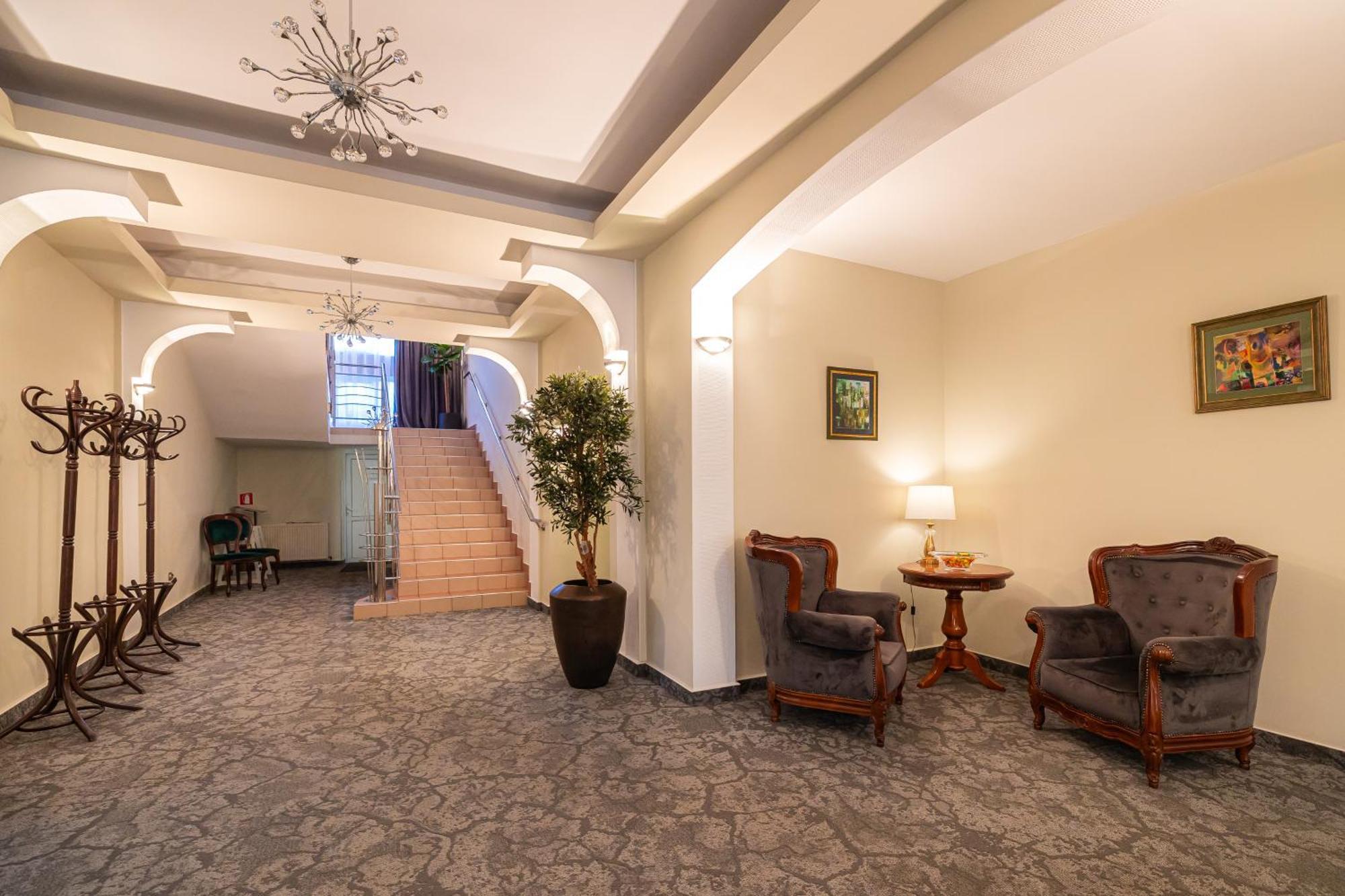 Hotel Brilliant Meses 잘러우 외부 사진