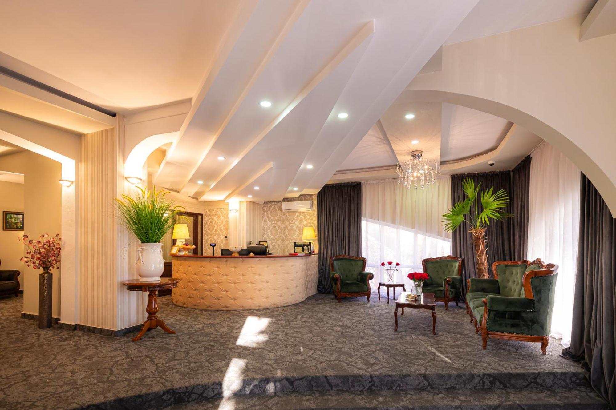 Hotel Brilliant Meses 잘러우 외부 사진